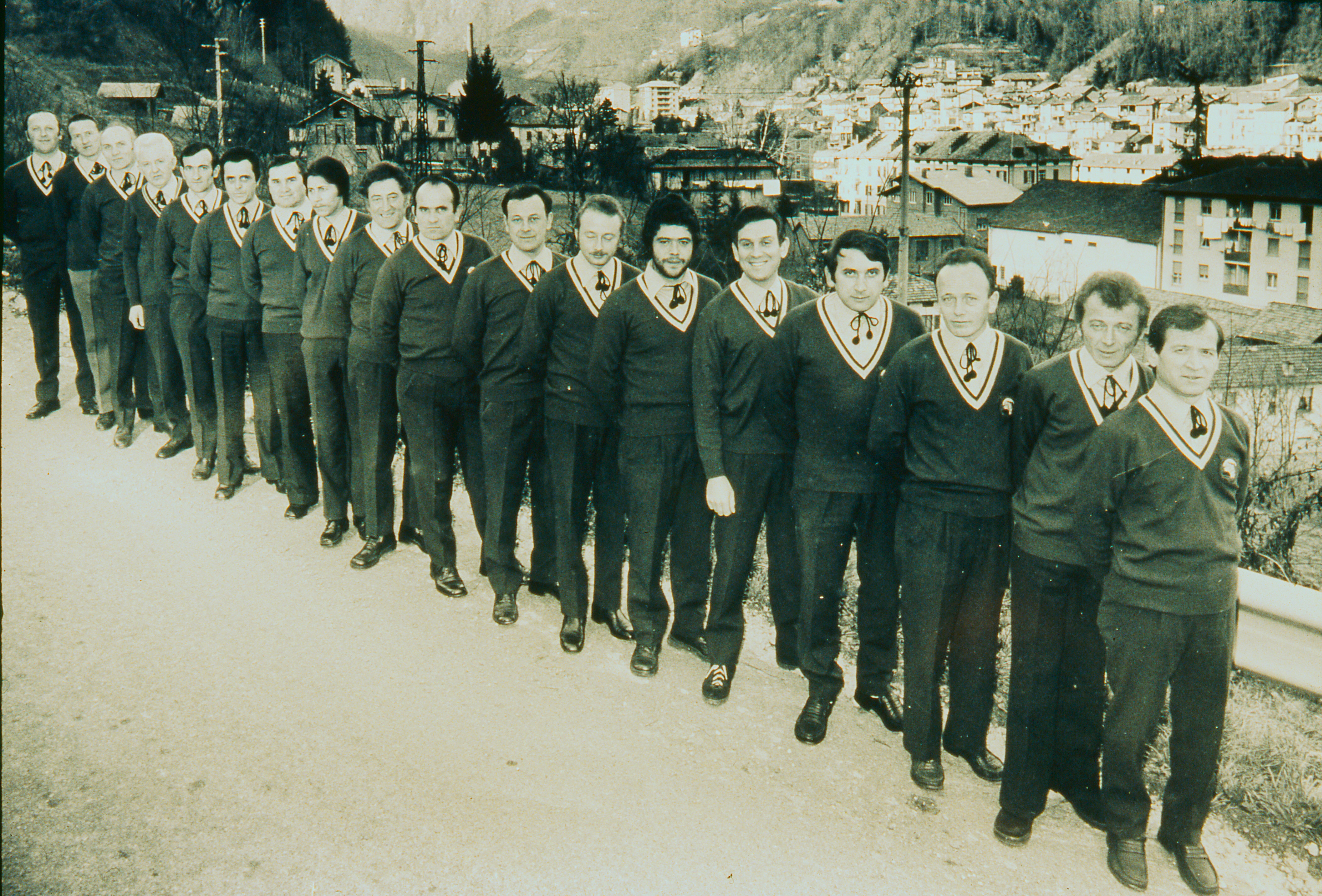 <span class=uk-text-primary>70 anni di coro </span>